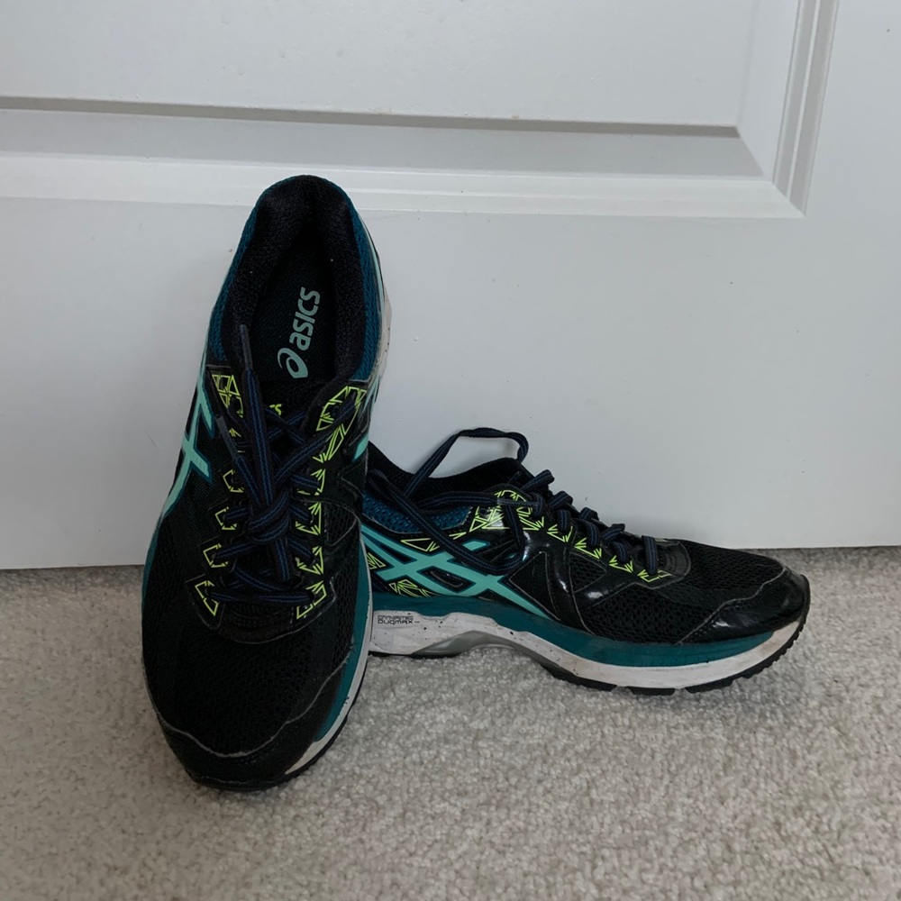 ASICS women’s running shoes